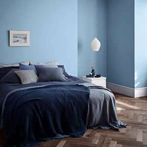 Crown Walls and Ceilings Silk Emulsion by Crown Paints