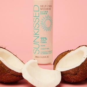 Sunkissed Self-Tan Mousse Ultra Dark Vegan Formula - Turquoise by Sunkissed