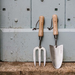 Kent & Stowe Stainless Steel Rust Resistant Hand Trowel - Silver by Kent & Stowe