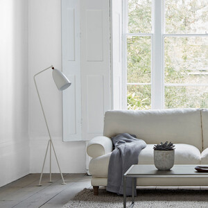 Crown Walls and Ceilings Silk Emulsion by Crown Paints