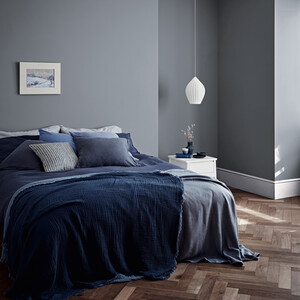 Crown Walls and Ceilings Silk Emulsion by Crown Paints