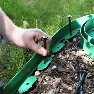 Flexible Plastic Lawn Edging with 40 Pegs Mallet - 10m x 4cm - Green - Green by Harbour Housewares