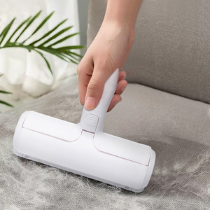 Pet Hair Remover Roller by Livingandhome