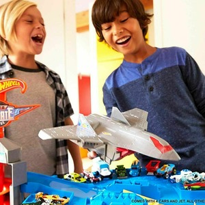 Hot Wheels Super Ultimate Garage Play Set FML03 - Multi-Coloured by Hot Wheels