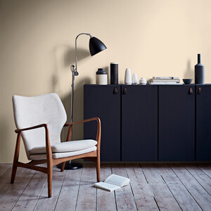 Crown Walls and Ceilings Mid Sheen Emulsion - Magnolia / 2.5l by Crown Paints