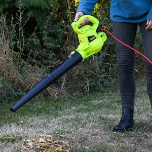 3000w Corded Garden Leaf Blower - Green by Garden Gear