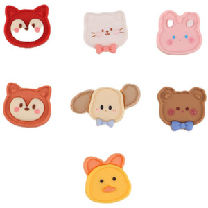 Pack of 7 Cartoon Shoe Buckle Shoelace Accessory - white