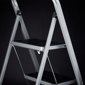 4 Step Foldable Ladder - Silver by VonHaus