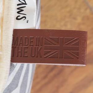 Warm Cosy Geometrical Scalloped Dog Bed - Grey / 57cm by Dream Paws