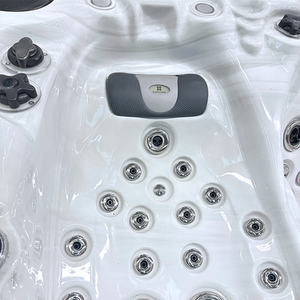 Ecstatic Wave Hot Tub - White by Fonteyn