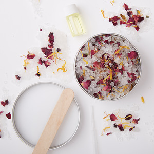 House of Crafts Dried Flower Bath Salt Kit - Multiple Colours by House of Crafts