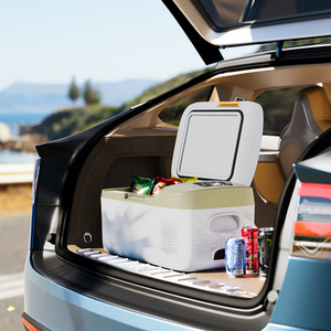Portable Mini Fridge - White+Green / 27.9cm by komore
