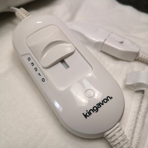 Electric Blanket Throw with Temperature Settings - White / 150cm by Samuel Alexander