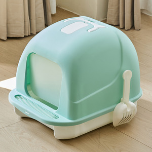 Litter Box with Cat-Shaped Handle and Deodorizer Section - Green by Livingandhome
