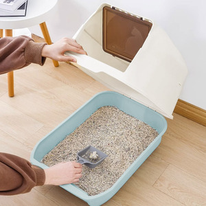 Covered Cat Litter Tray with Scoop - Baby Blue by Livingandhome
