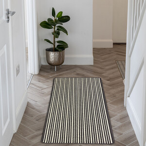 Geo Triangle Washable Runner - Black and White