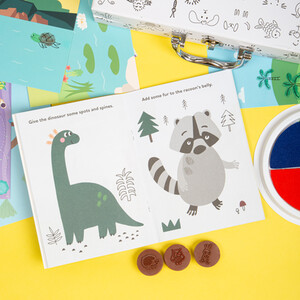 Fringerprint Art Activity Case by Craft Hub