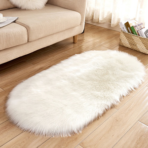Livingandhome White Oval Shaggy Area Rug - White / 120cm by Livingandhome