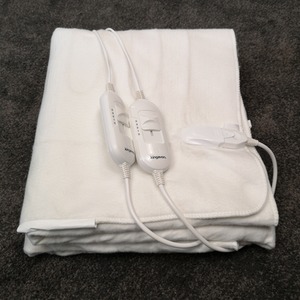 Electric Blanket Throw with Temperature Settings - White / 150cm by Samuel Alexander