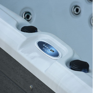 Palm Spas Dual Lounger - 3 Seat Hot Tub- American Balboa 13amp Plug and Play - White by Palm spas