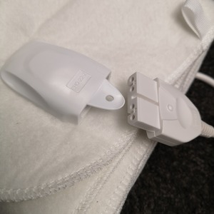 Electric Blanket Throw with Temperature Settings - White / 60cm by Samuel Alexander