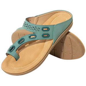 Stylish Women's Flip-Flops with Toe Clip