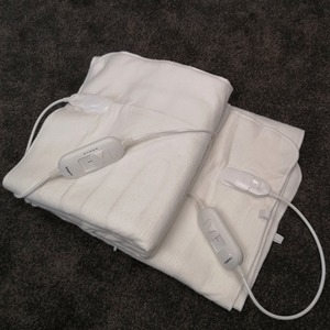 Electric Blanket Throw with Temperature Settings - White / 150cm by Samuel Alexander