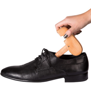 Shoe Stretcher 3 Pairs - Brown / 46-48 by tectake