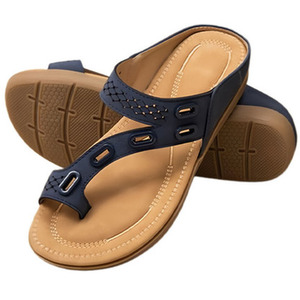 Stylish Women's Flip-Flops with Toe Clip