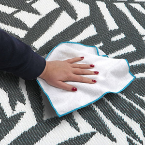 JVL Lightweight Reversible Plastic Woven Outdoor Rug, 120x170cm - Grey by JVL