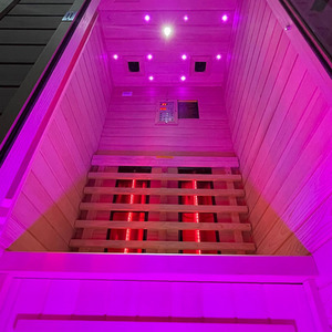 Infrared Home Single Person Sauna - Canadian Spruce / 900 x 900 by Insignia