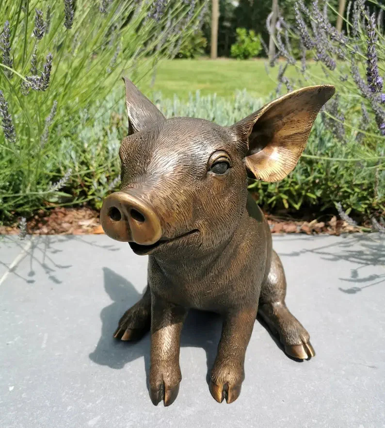 Bronze sculpture of a pig - Pigglet - Bronze garden statues