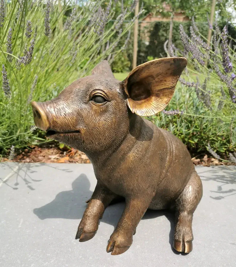Bronze sculpture of a pig - Pigglet - Bronze garden statues