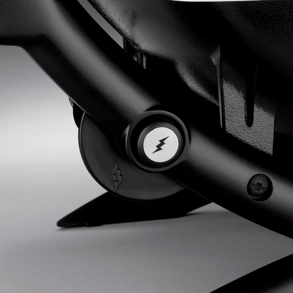 Q 2200 1-Burner Portable Gas Grill. Titanium