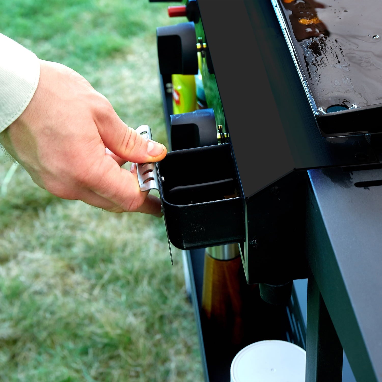 Flat Top Gas Griddle Grill 4-Burner Propane BBQ Grill Outdoor Cooking Station. Black