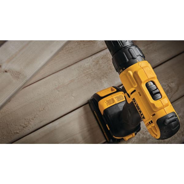 20V MAX Cordless 1/2 in. Drill/Driver. (2) 20V 1.3Ah Batteries. Charger and Bag