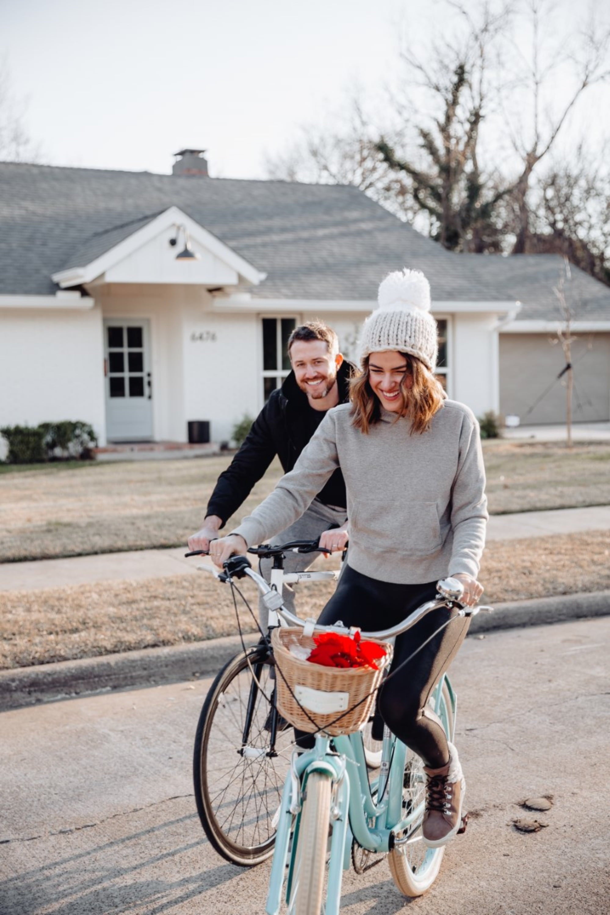 Cabo Cruiser Bike. 26-inch wheels. vintage-style womens frame. blue