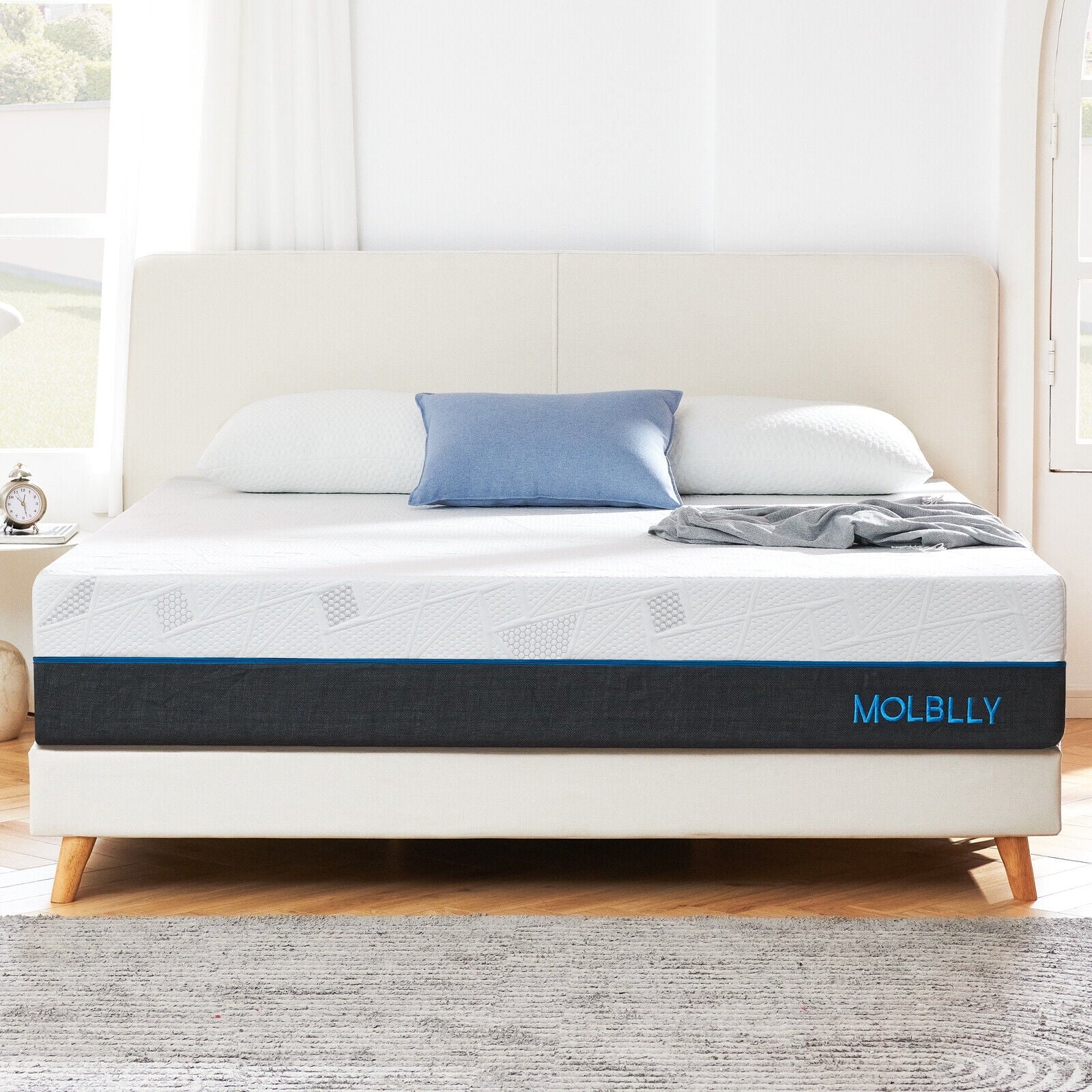 10 Queen Size Gel Memory Foam Mattress in a Box.Medium