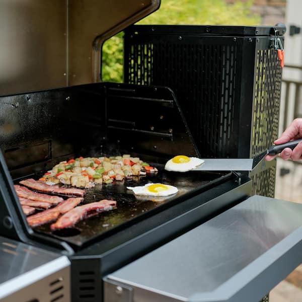 Gravity Series? 800 Digital WiFi Charcoal Grill. Griddle and Smoker in Black