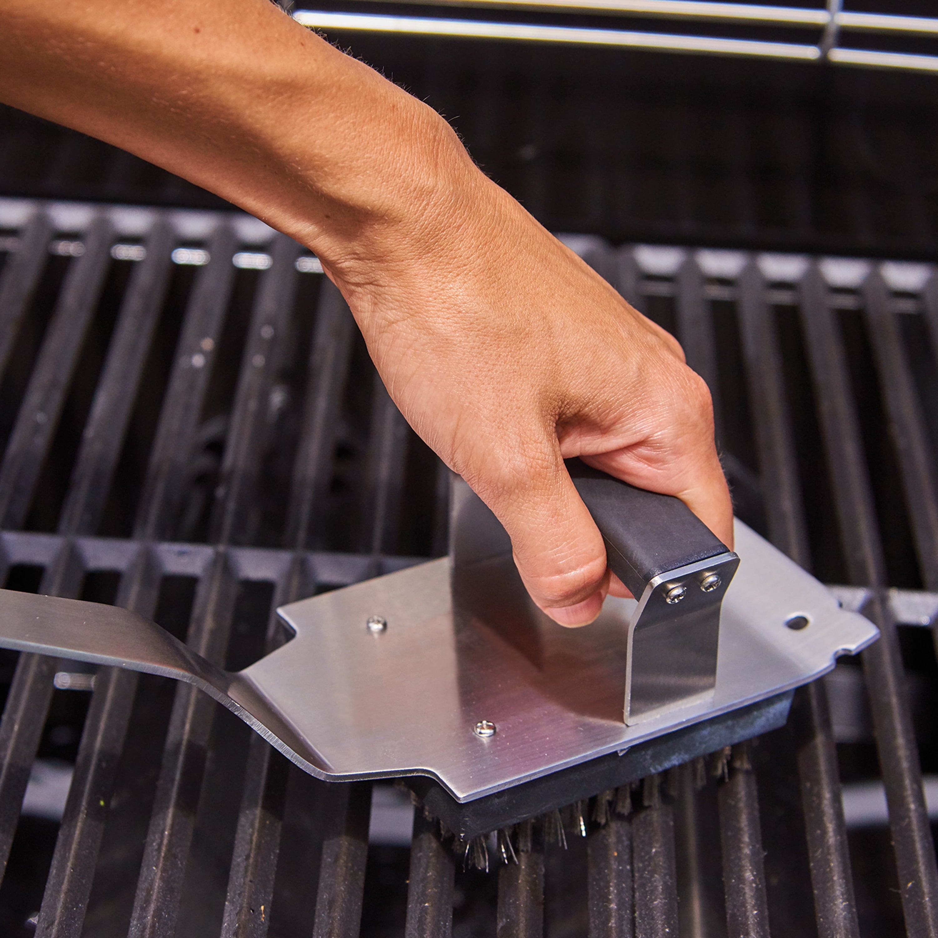 Dual Grip Barbecue Grill Brush and Scraper