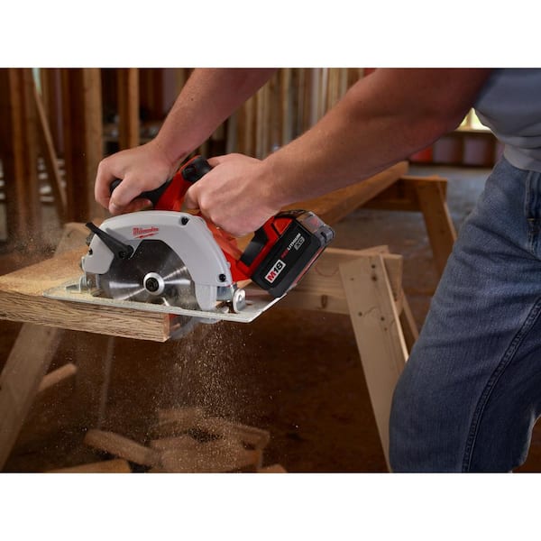 M18 18V Lithium-Ion Cordless Combo Tool Kit (6-Tool) with Two 3.0 Ah Batteries. 1 Charger. 1 Tool Bag