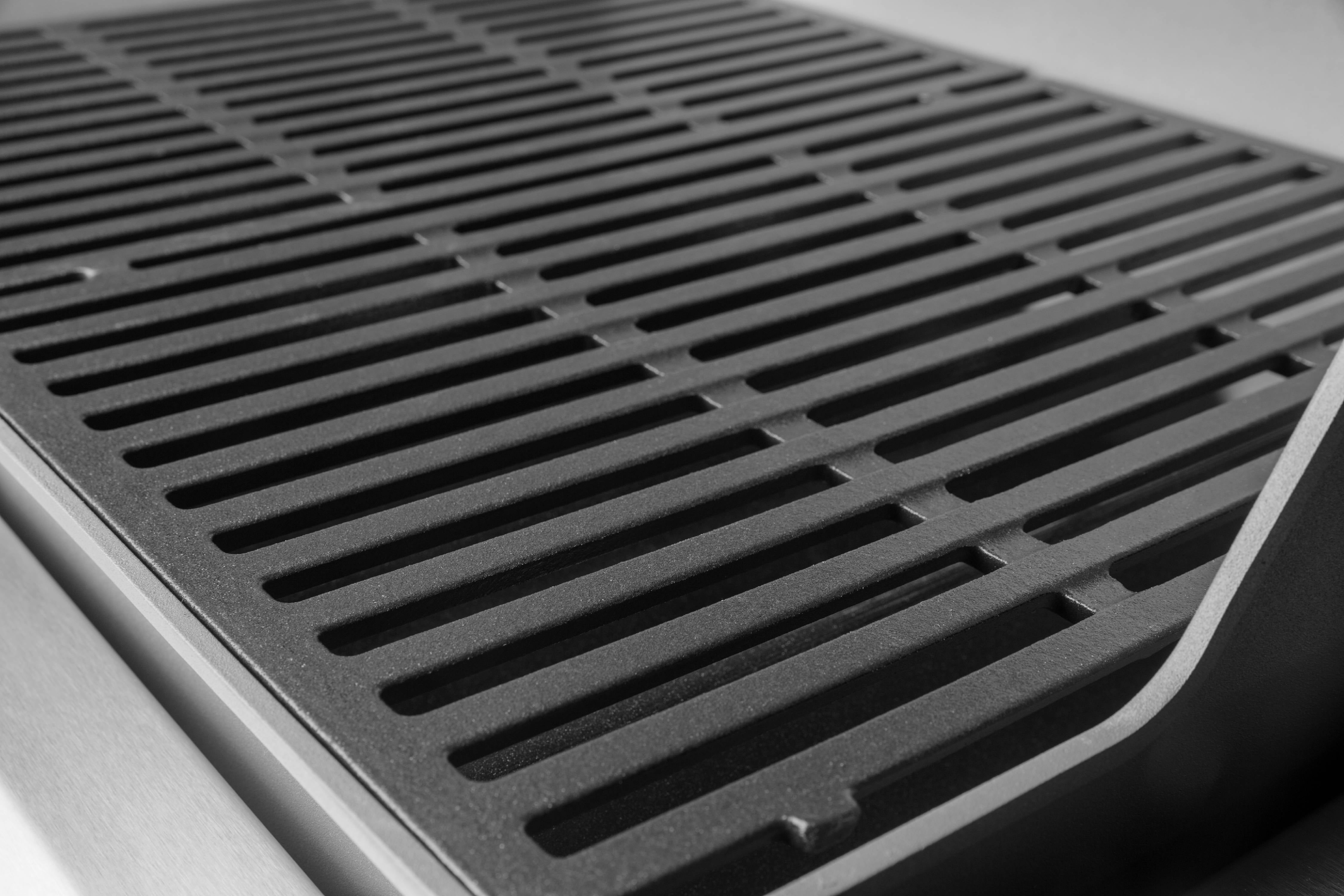 Spirit II E-310 Propane Gas Grill. Black