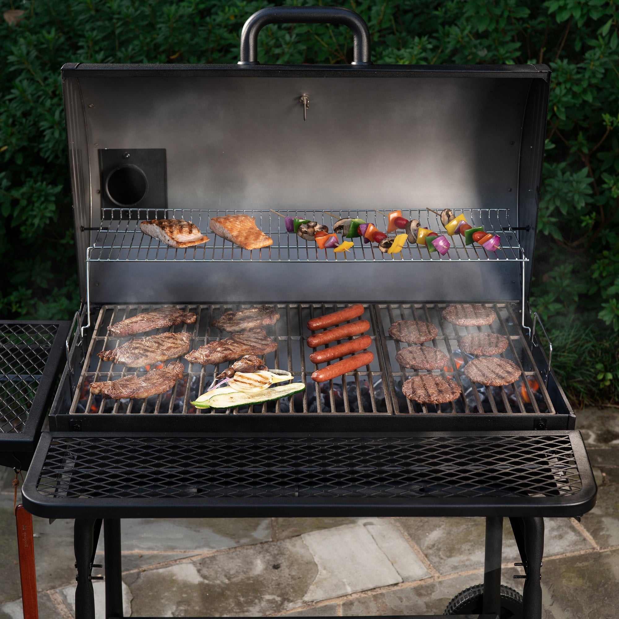 Pro Deluxe XL Charcoal Barrel Grill