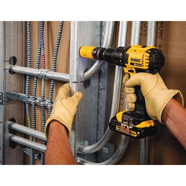 20V MAX Lithium-Ion Cordless 4 Tool Combo Kit with (2) 2.0Ah Batteries. Charger. and Tool Bag