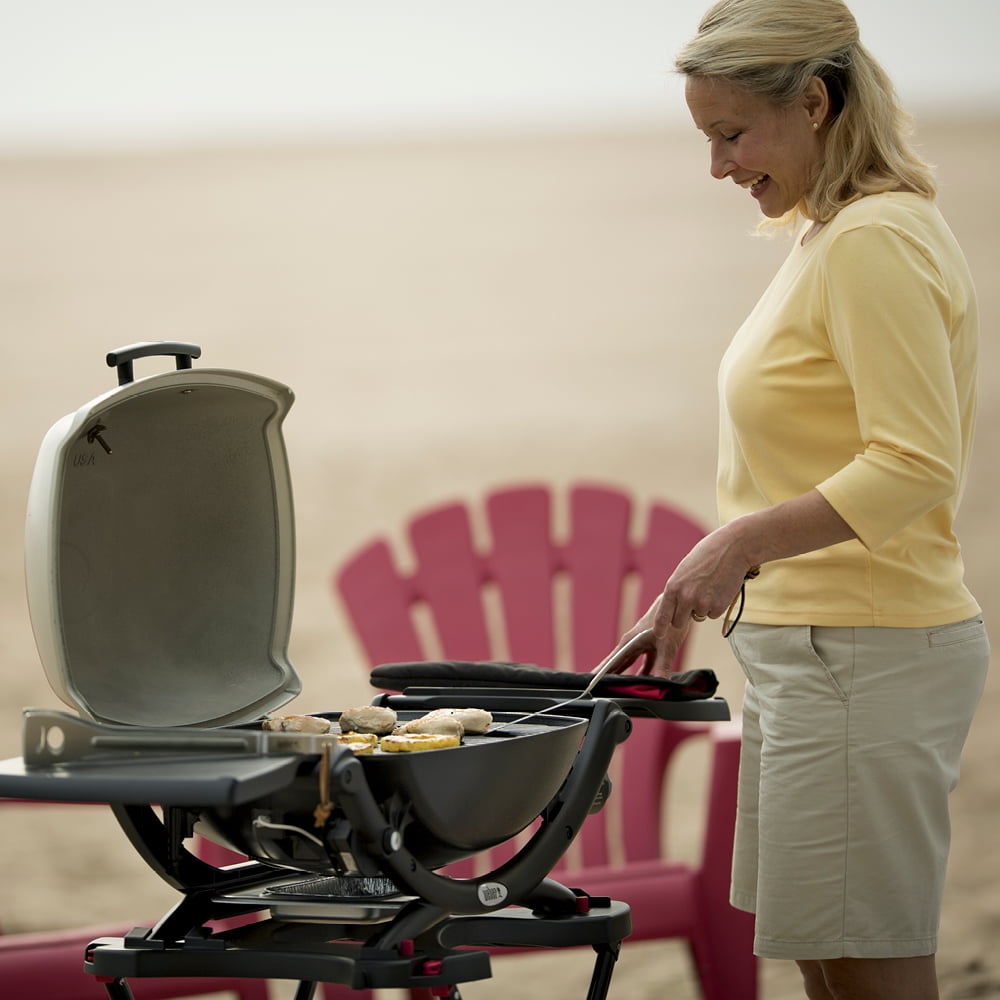 Q 2200 1-Burner Portable Gas Grill. Titanium