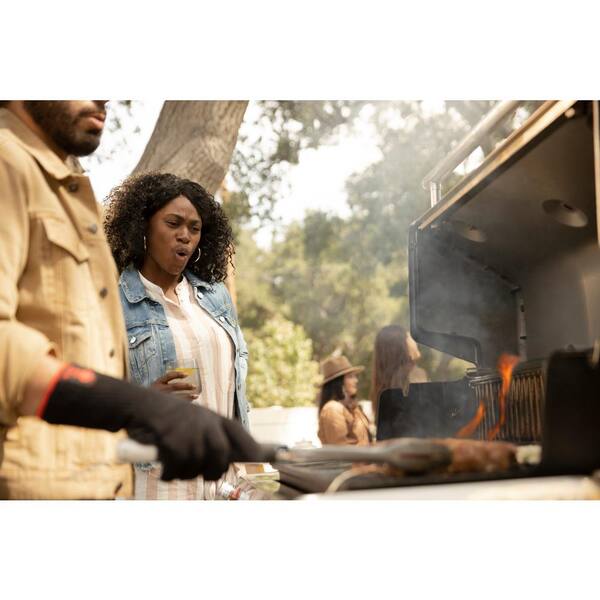 Genesis? E-325s Natural Gas Grill. Black with Premium Cover Included