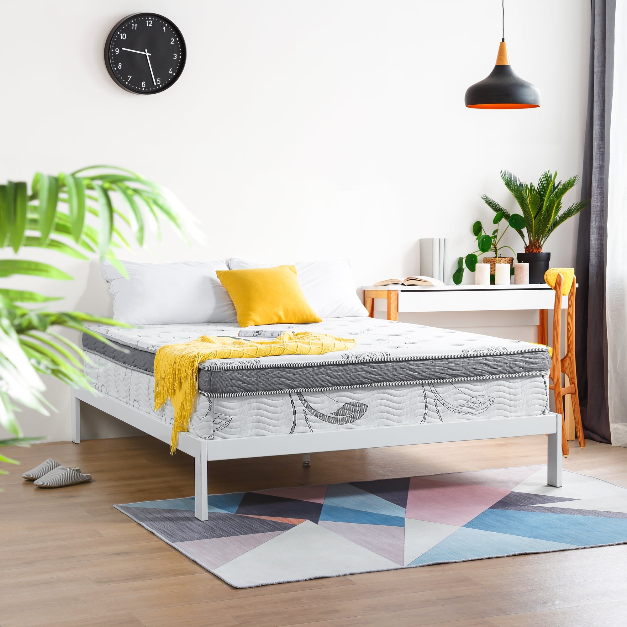 13 Inch Ultra Support Gel Hybrid Memory Foam Mattress. Queen