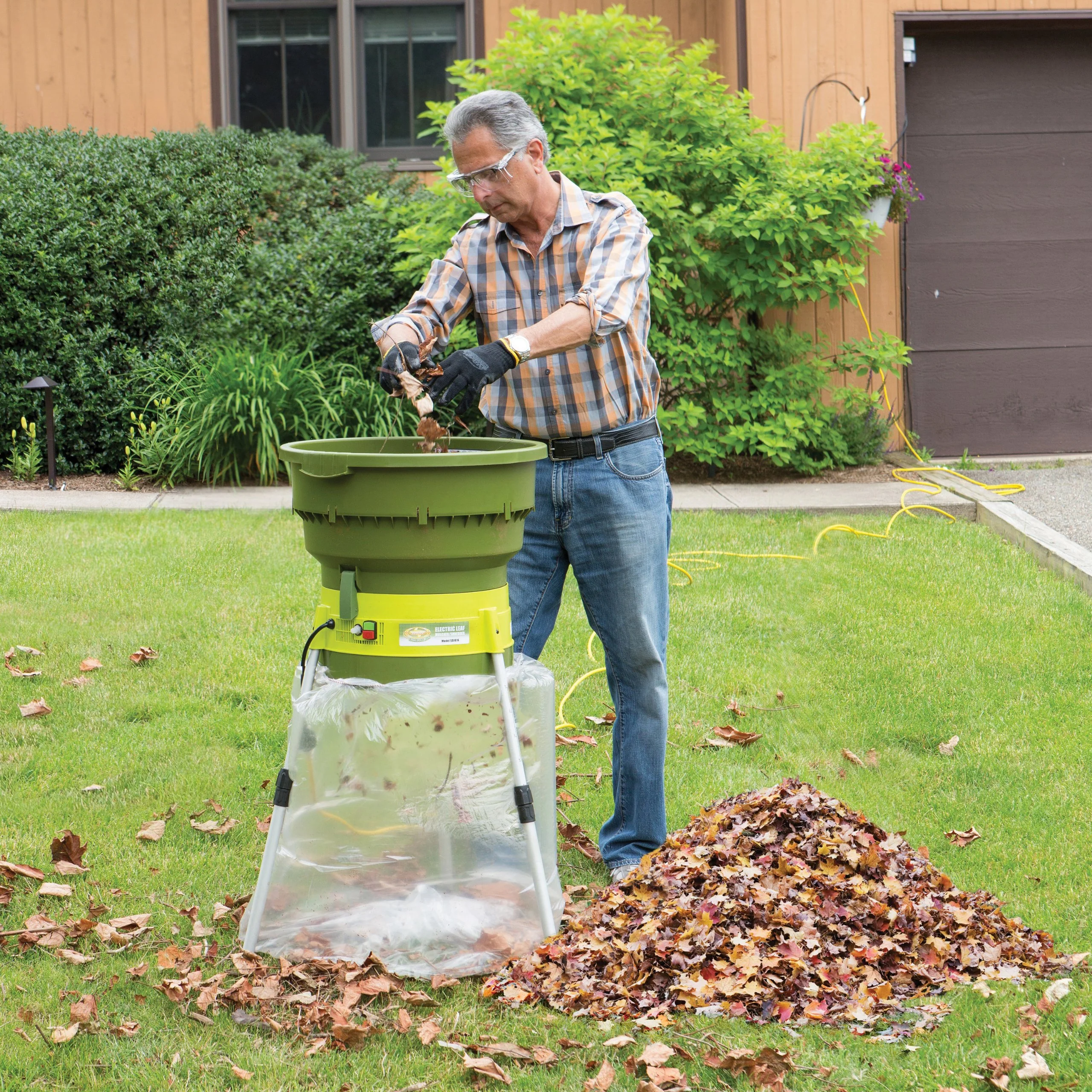 Sun Joe Electric Leaf Mulcher 13-Amp 16:1 Reduction Ratio