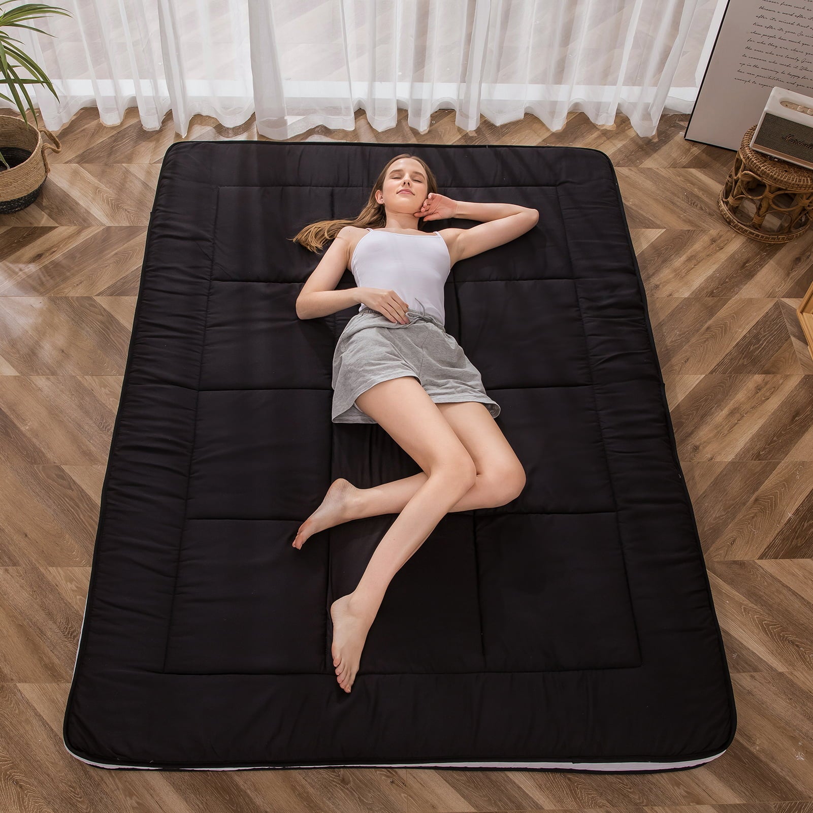 Mattress. Padded Japanese Floor Mattress Quilted Bed Mattress Topper. Extra Thick Folding Sleeping Pad. Black. Twin