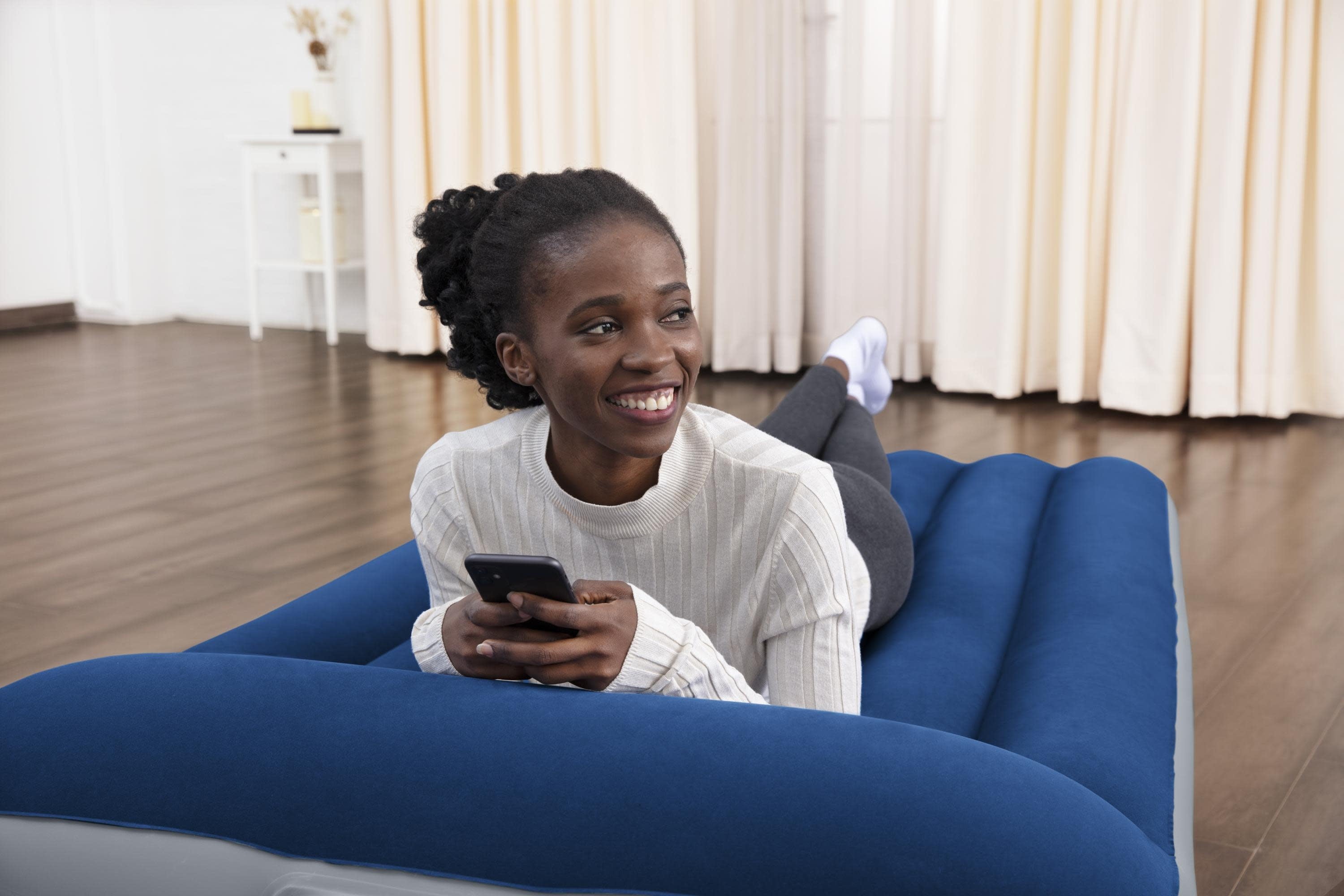 12 Tritech Twin Air Mattress with Built-in Pump